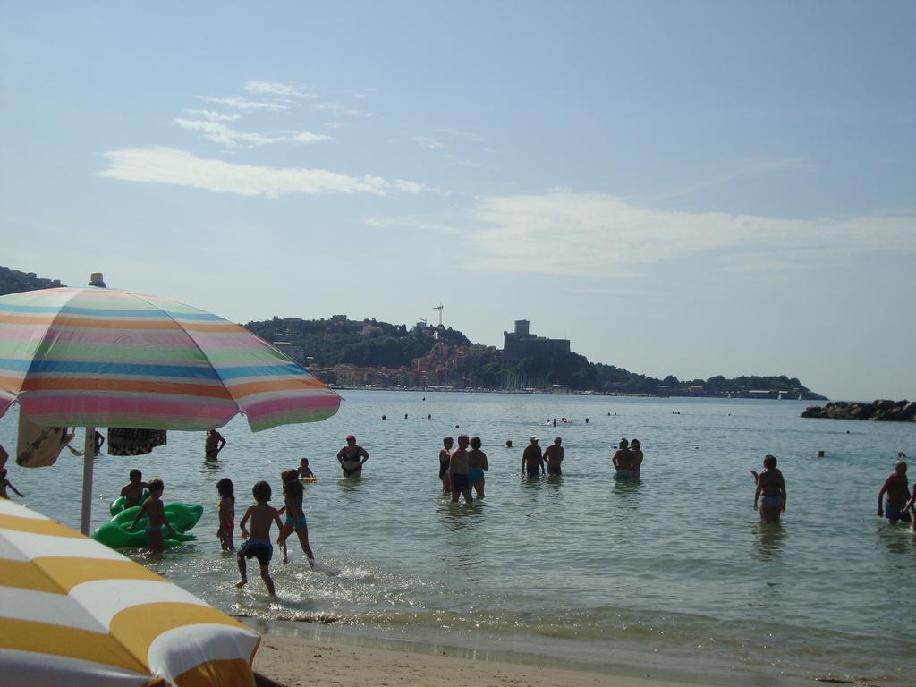 Appartamento Marina Marina Di Carrara Cameră foto